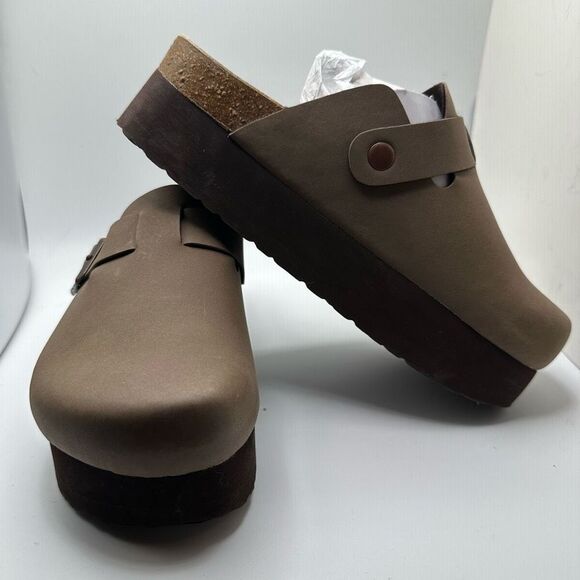 CUSHIONAIRE Women's Cork Footbed Platform Clog 6 BROWN - Picture 6 of 7